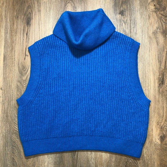 RW&CO. Cropped Cowl Neck Sweater Vest - Picture 1 of 17
